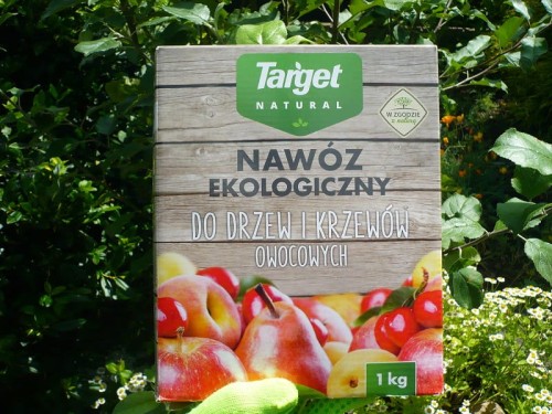 Nawóz ekologiczny do drzew i krzewów owocowych Target 1 kg to granulowany kompost.