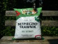 Nawóz Bezpieczny Trawnik to granulowany kompost.